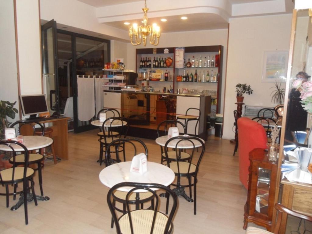 Hotel Ferrara San Benedetto del Tronto Exterior foto